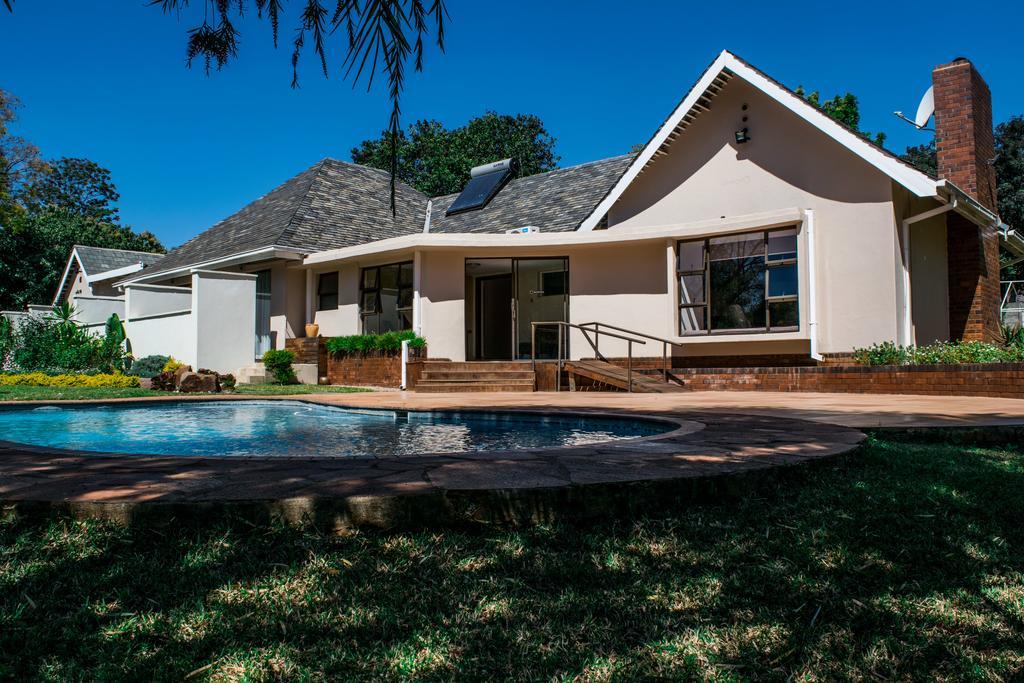 Jacaranda Hotel Harare Kültér fotó